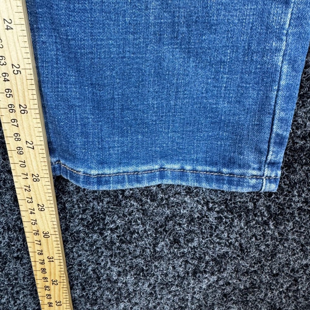 Levis Classic Straight Leg‎ Jeans Womens 31 Medium Wash Blue Denim - Picture 5 of 7